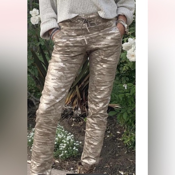 Flogg SZ 28, camo shely drawstring  pants. - Picture 2 of 12